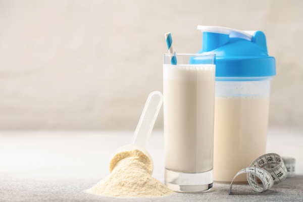 smoothie bottle with protein powder