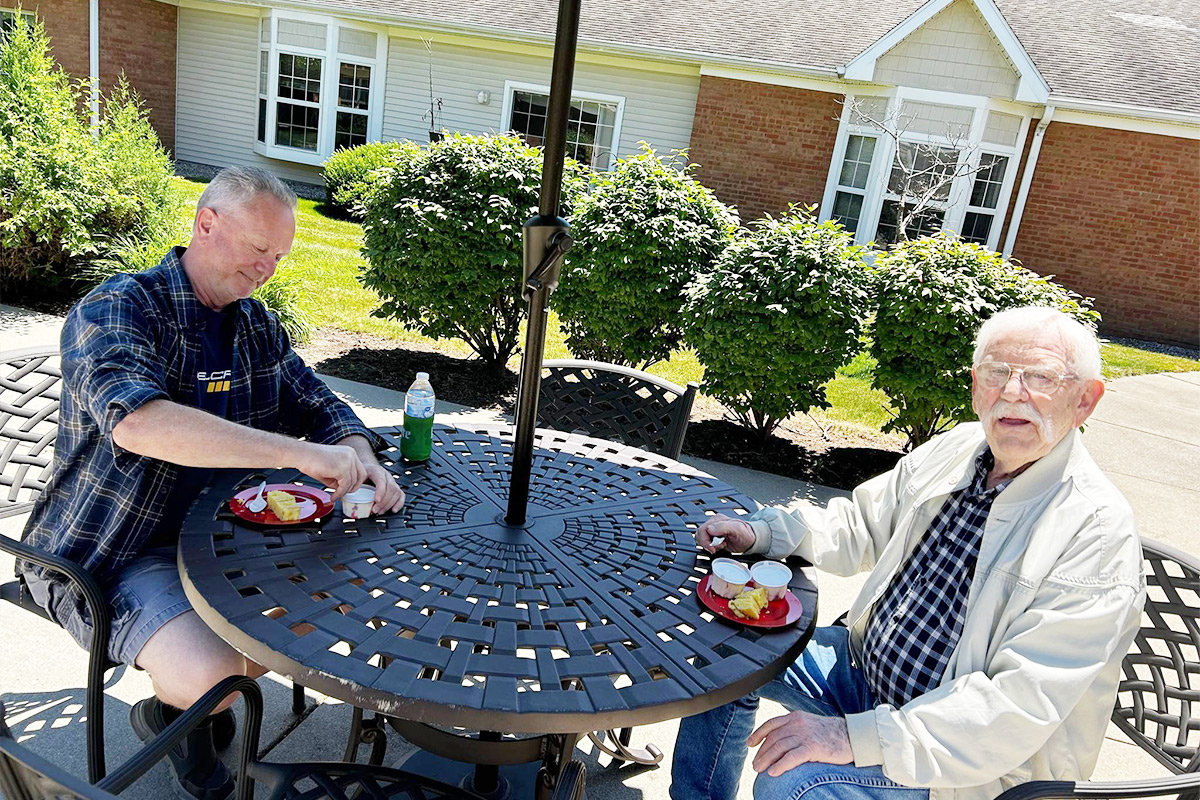 Leisure Living grandhaven residents outside